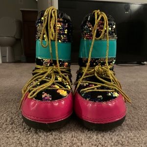 Colorful moon boots